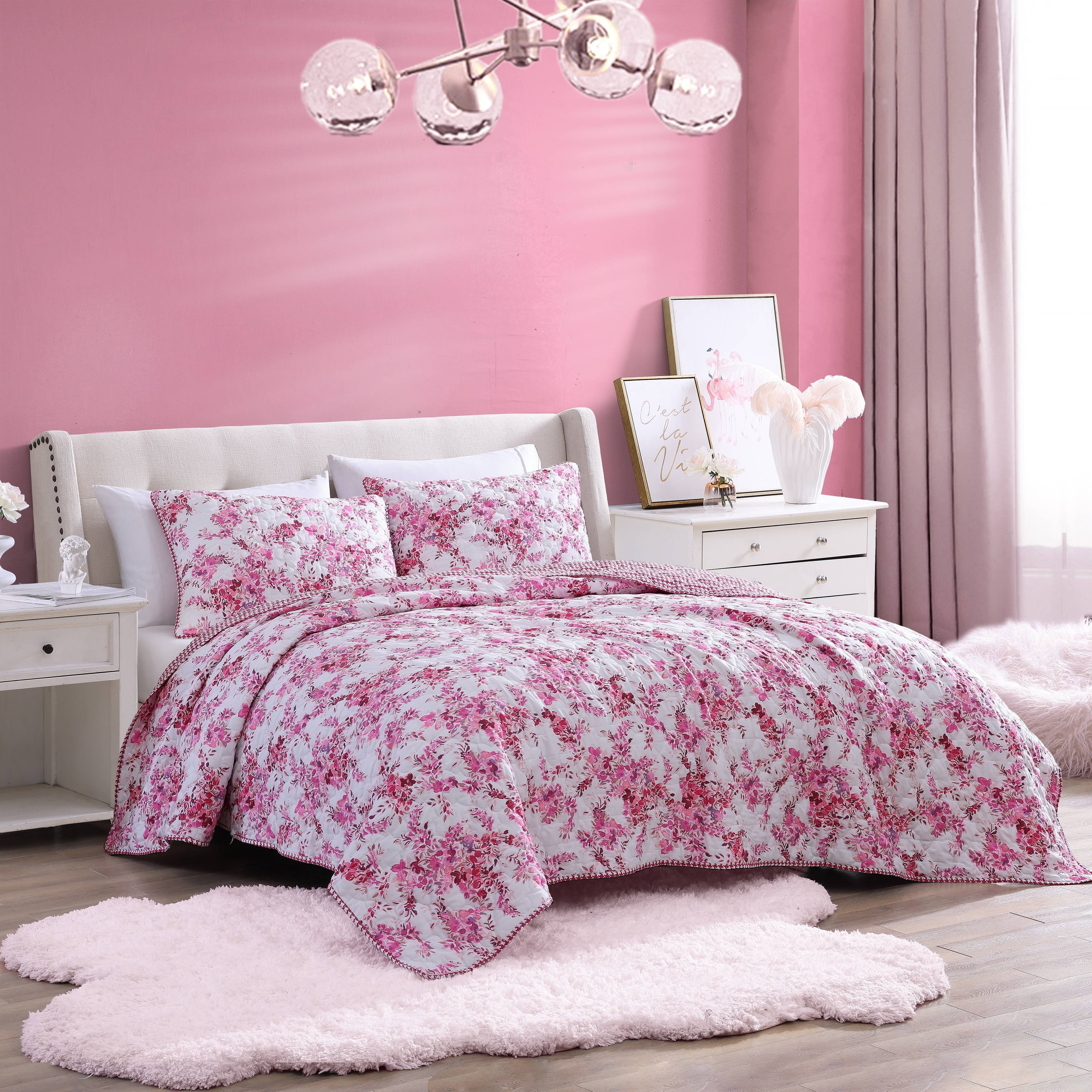 Betsey Johnson Floral Vineyard Pink Reversible Full/Queen Quilt Set