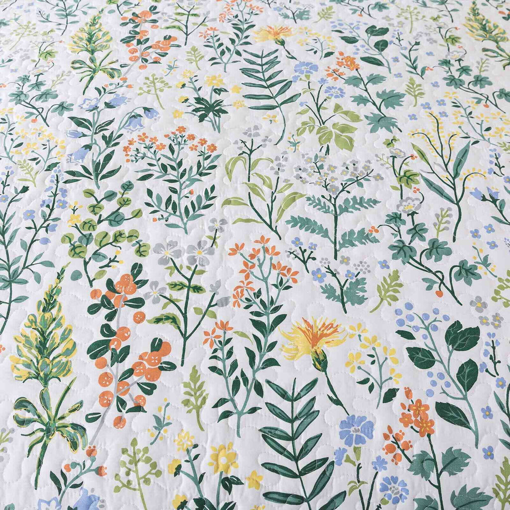 WannaToo Quilt Collection Microfiber Floral Bedding Set Green and White Quilt, King Size (3 Count)